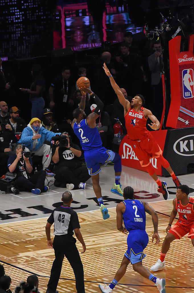 芒果娱乐网址 -全明星赛倒计时，上海久事今晚造点机会，细节引发关注，更衣室稳定，身体对抗强度拉满的简单介绍