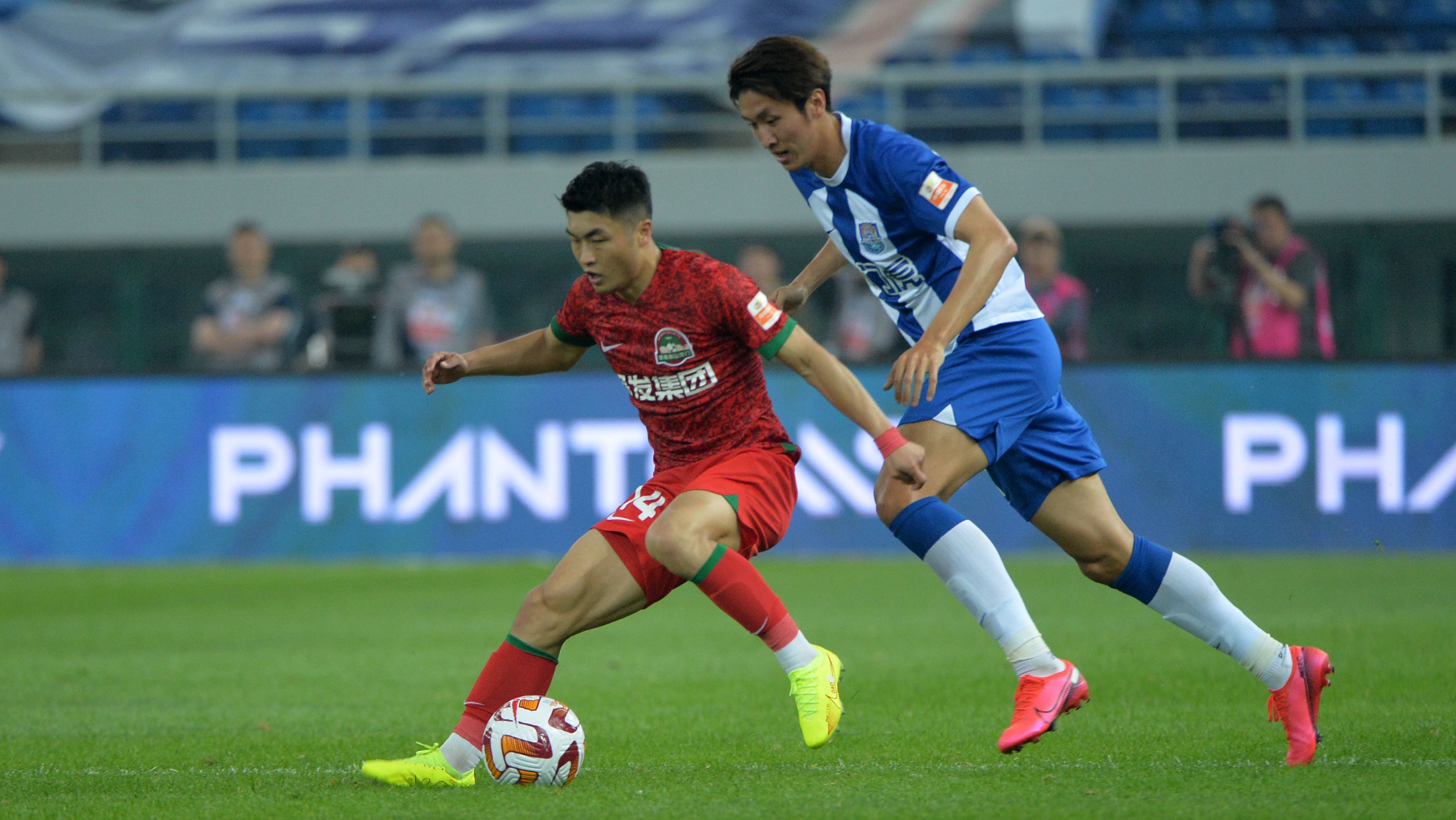 芒果app下载 -瓦伦西亚训练开放日；加时末段篮板制胜引欢呼；中超在即；赛季目标并未改变 