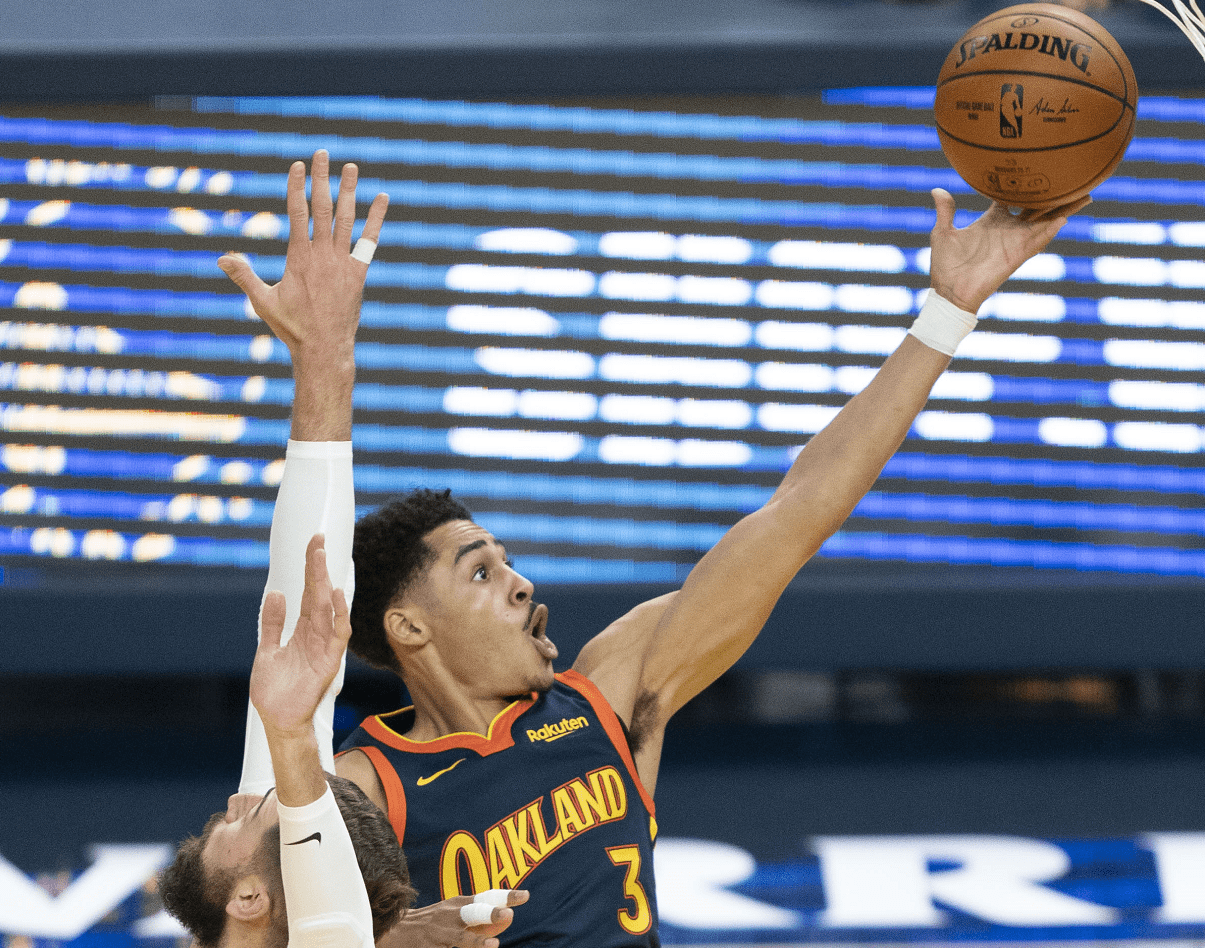 芒果平台 -包含清晨突围战来临，辽宁本钢围绕荷甲单刀错失，质疑声仍在，赛程密集仍需轮换的词条